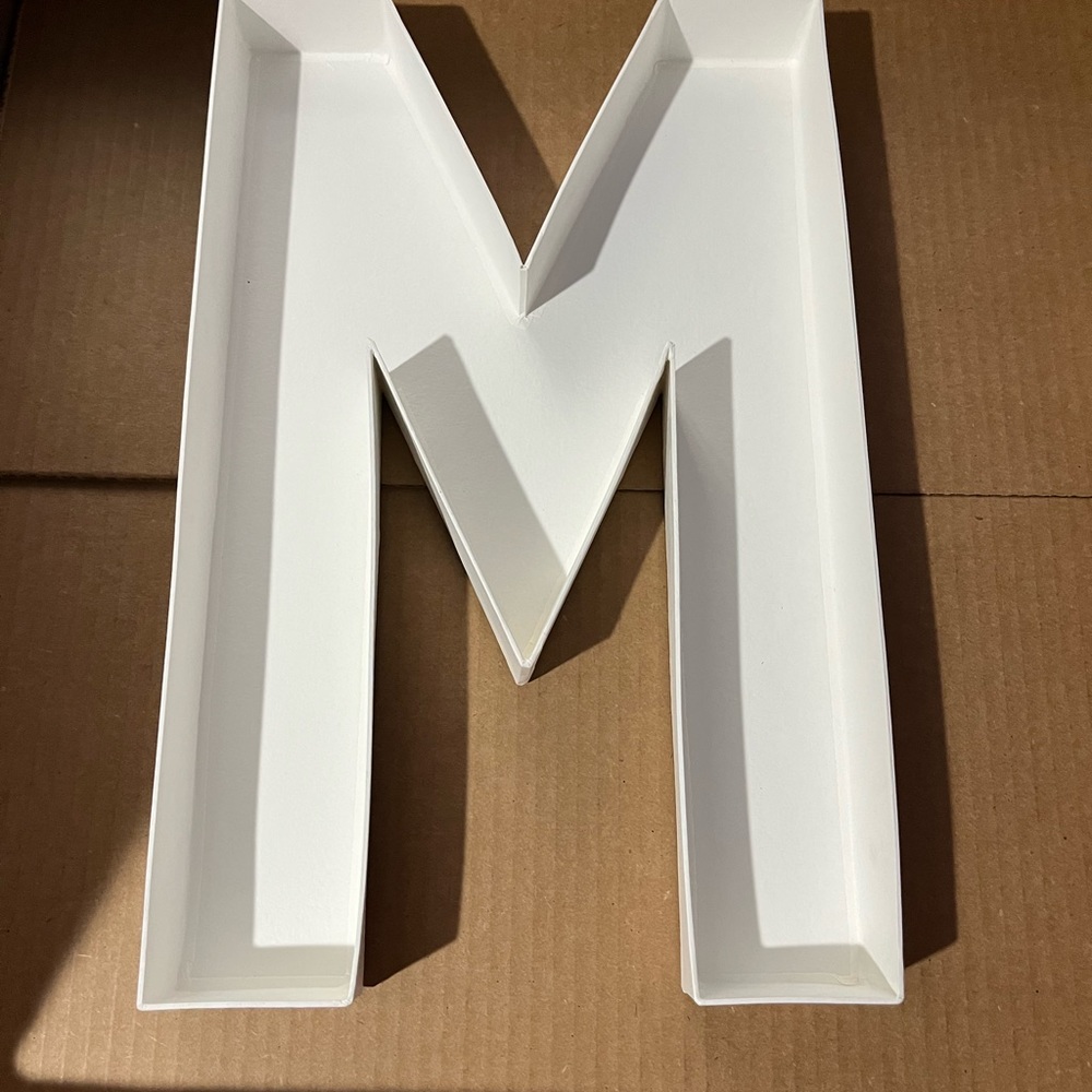 Letter tray